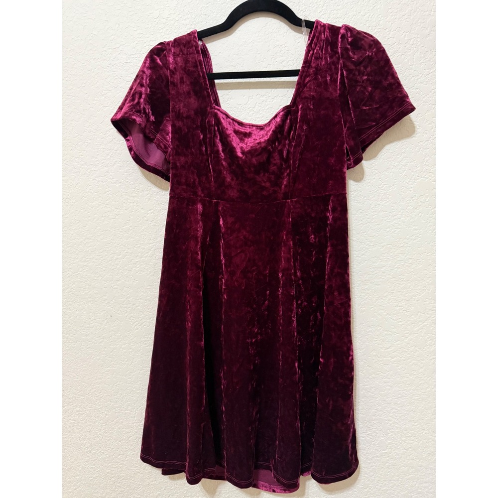 Velvet Party Dress Women's Medium Short Sleeve Tie Back Fit & Flare Maroon